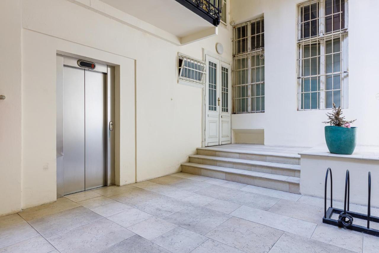 Newly Renovated Apartment In The Old Town Bratislava Luaran gambar