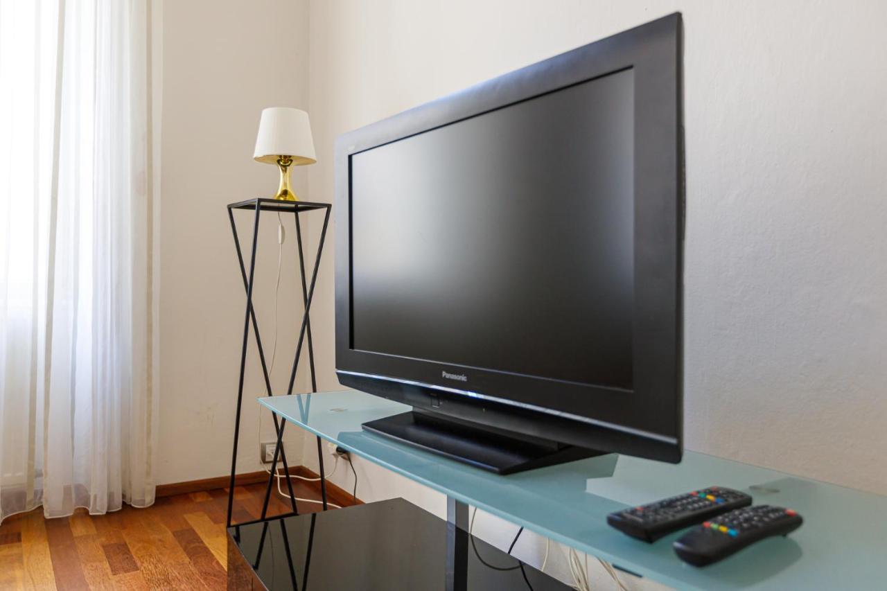 Newly Renovated Apartment In The Old Town Bratislava Luaran gambar