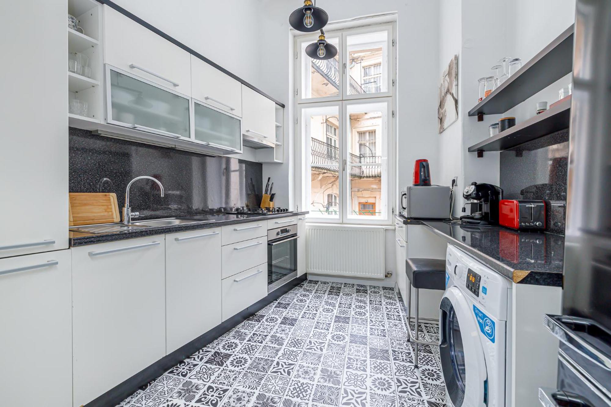 Newly Renovated Apartment In The Old Town Bratislava Luaran gambar